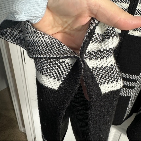 Anne Klein L/XL zip front cape/poncho, plaid, acrylic, layer, transitional - Picture 13 of 13